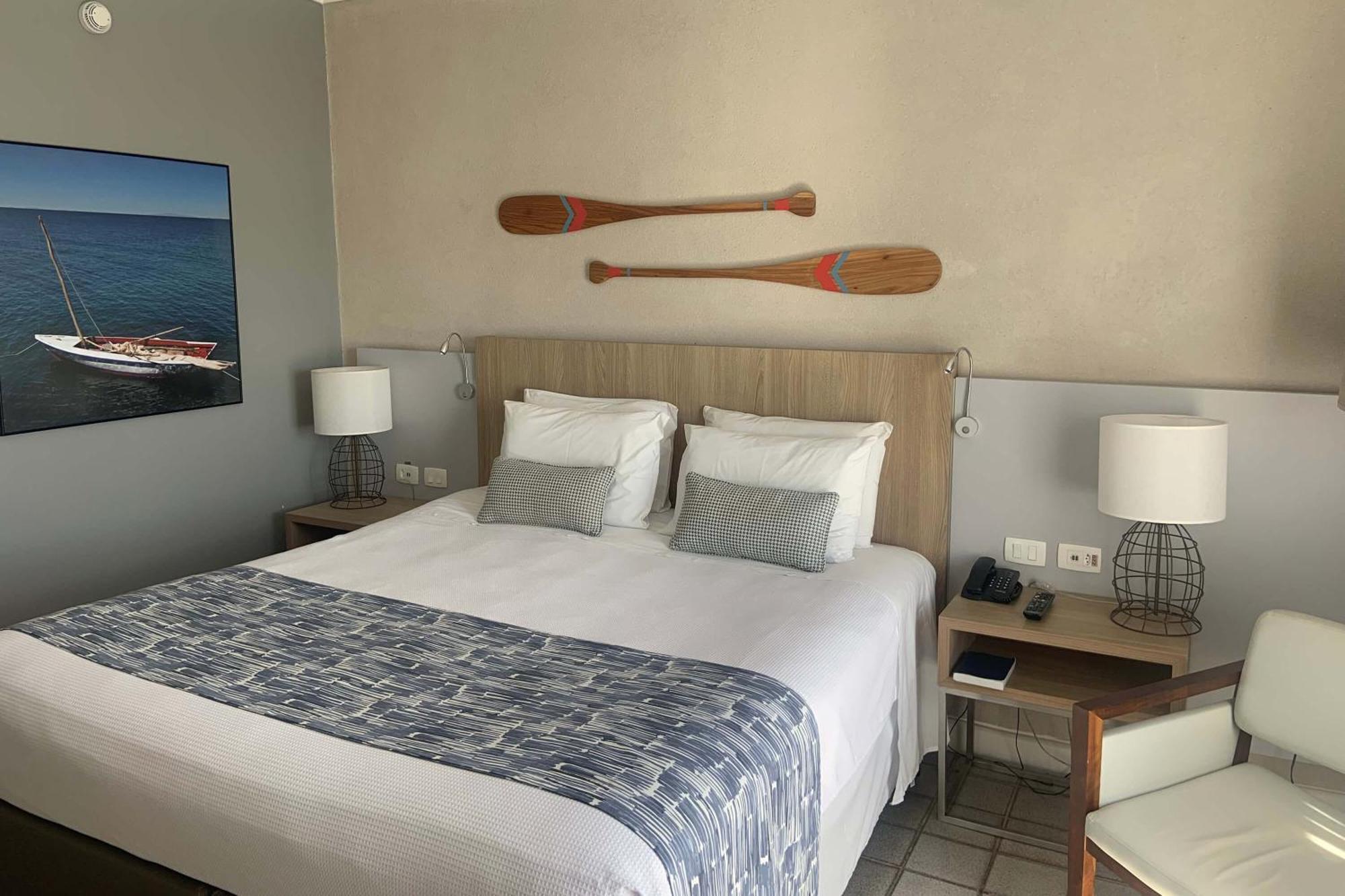 Hotel Deville Prime Salvador Bagian luar foto A room at the hotel