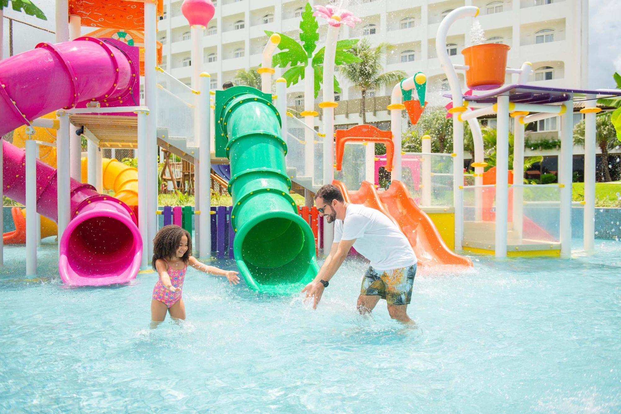 Hotel Deville Prime Salvador Bagian luar foto Water Park