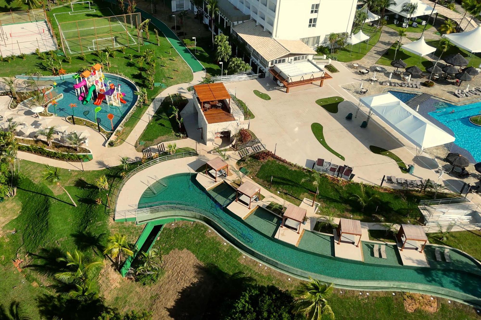 Hotel Deville Prime Salvador Bagian luar foto Aerial view of the resort